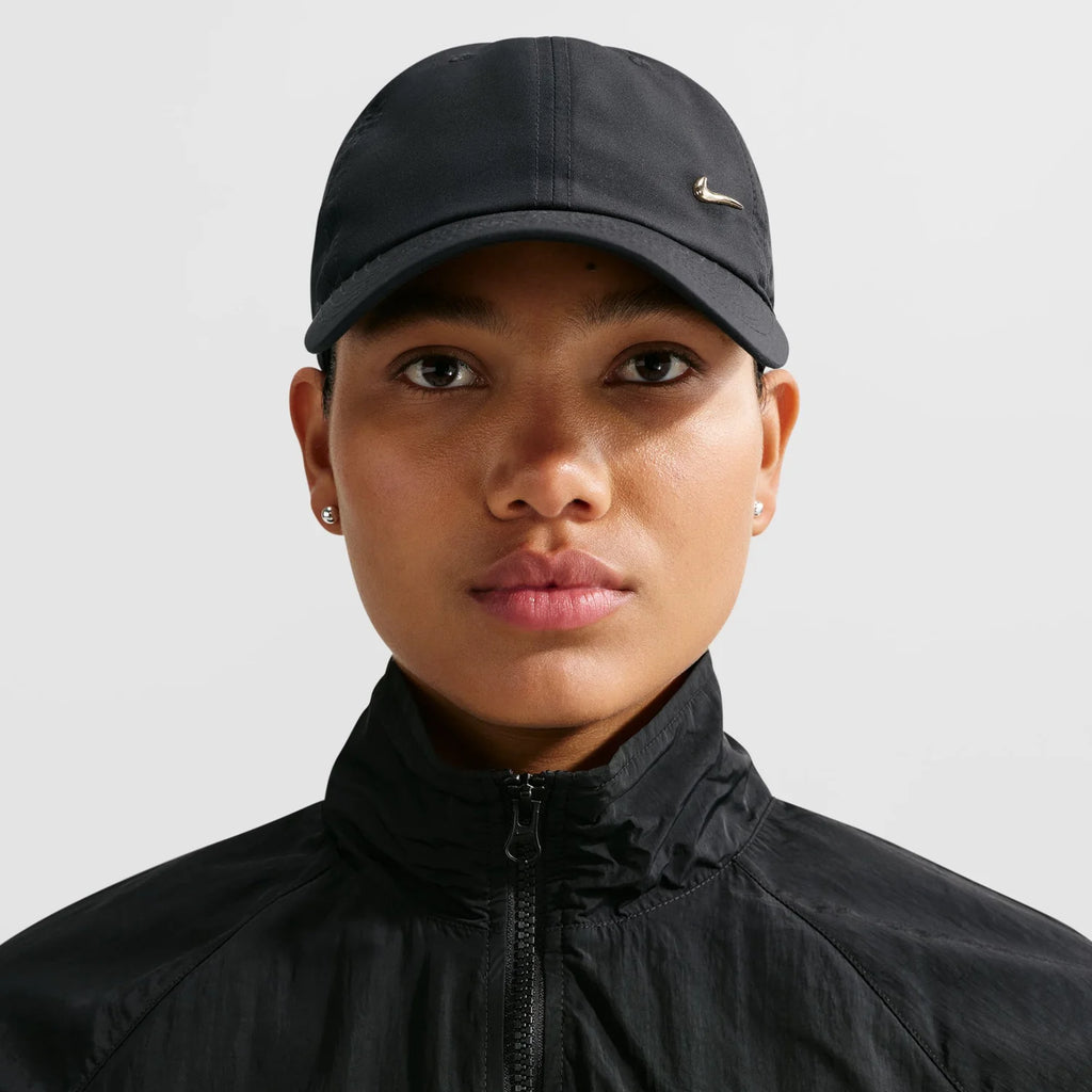 Nike Club Cap Metal Swoosh Strapback