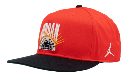Jordan Essentials Pro Structured Flat Bill Hat "Chile Red / Kelly Green / Sail" IF3508 673