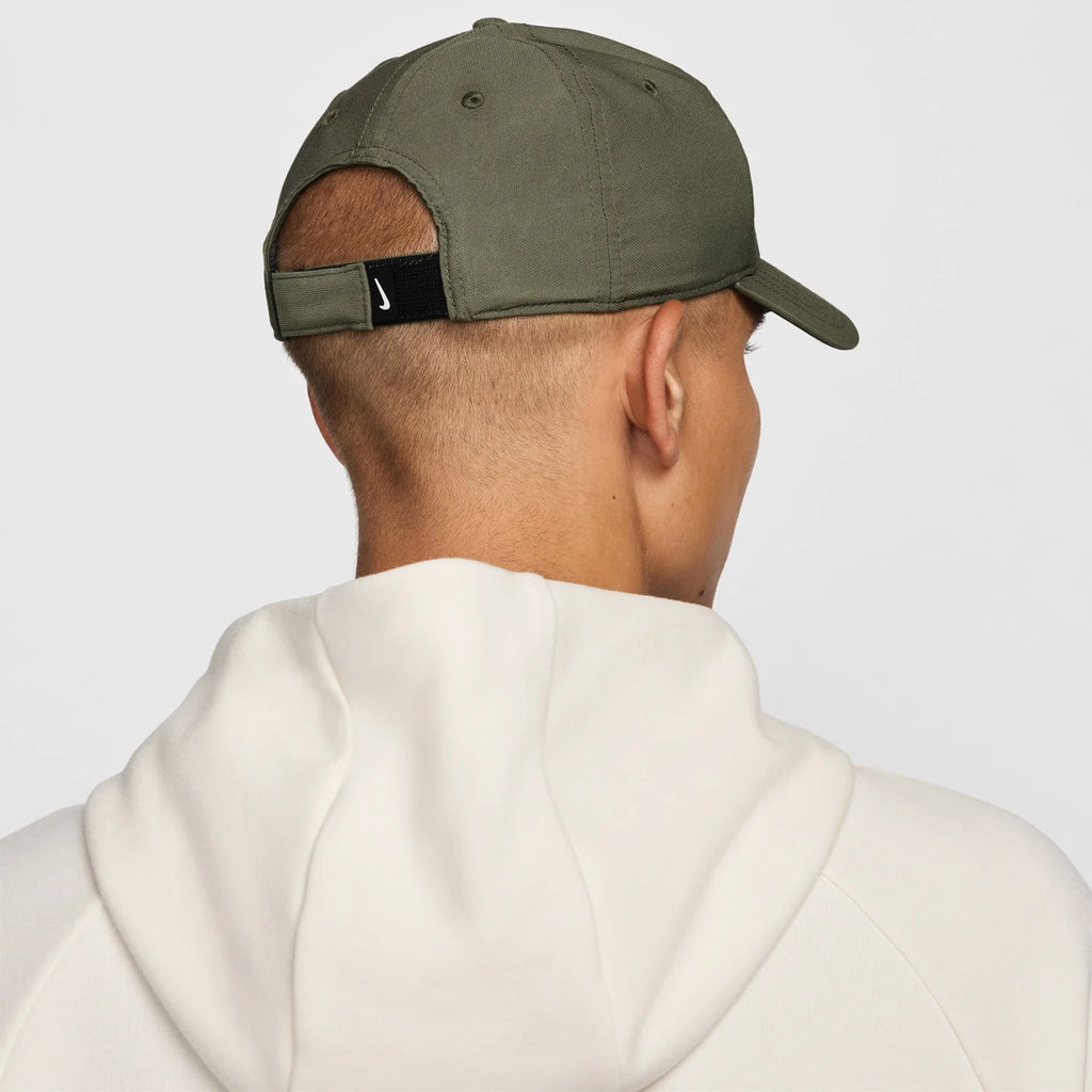 Nike Dri-Fit Club Cap Structured Swoosh Performance Strapback